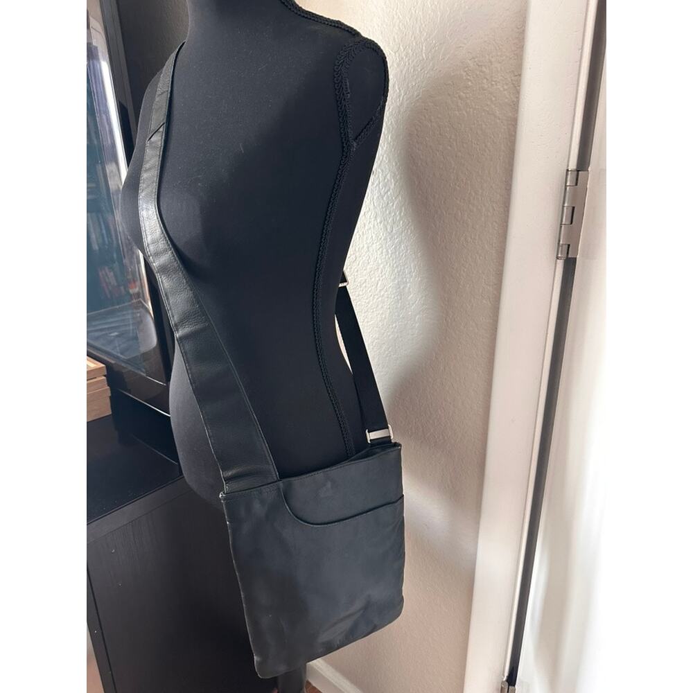 Radley London Leather Crossbody Bag Black – Adjustable Strap Shoulder Purse